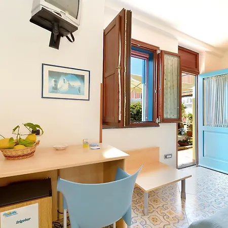 La Capannina לינה וארוחת בוקר